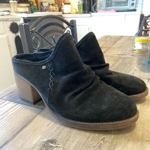 Black BearPaw Clogs Size 8
